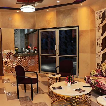 Hotel Laval Abidjan Luaran gambar