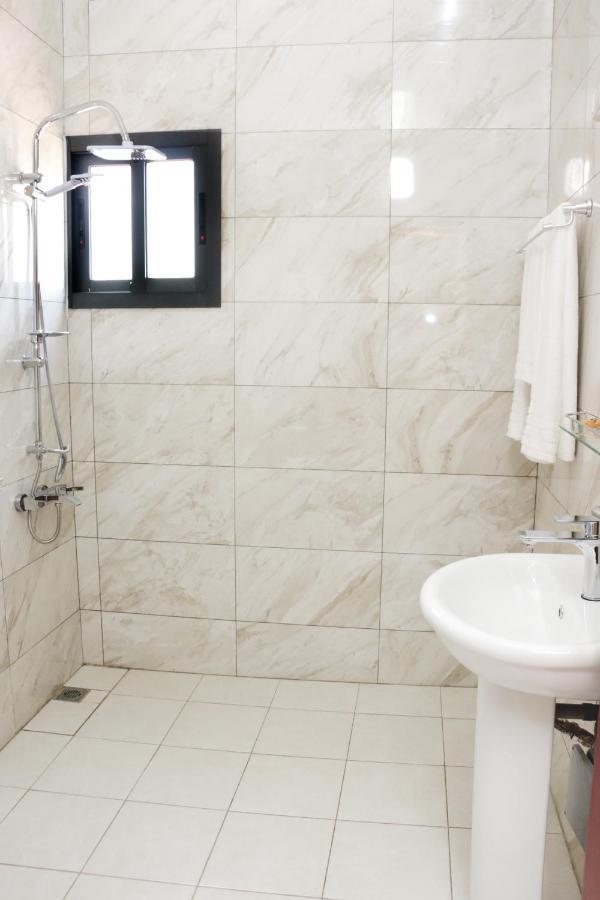 Hotel Laval Abidjan Luaran gambar