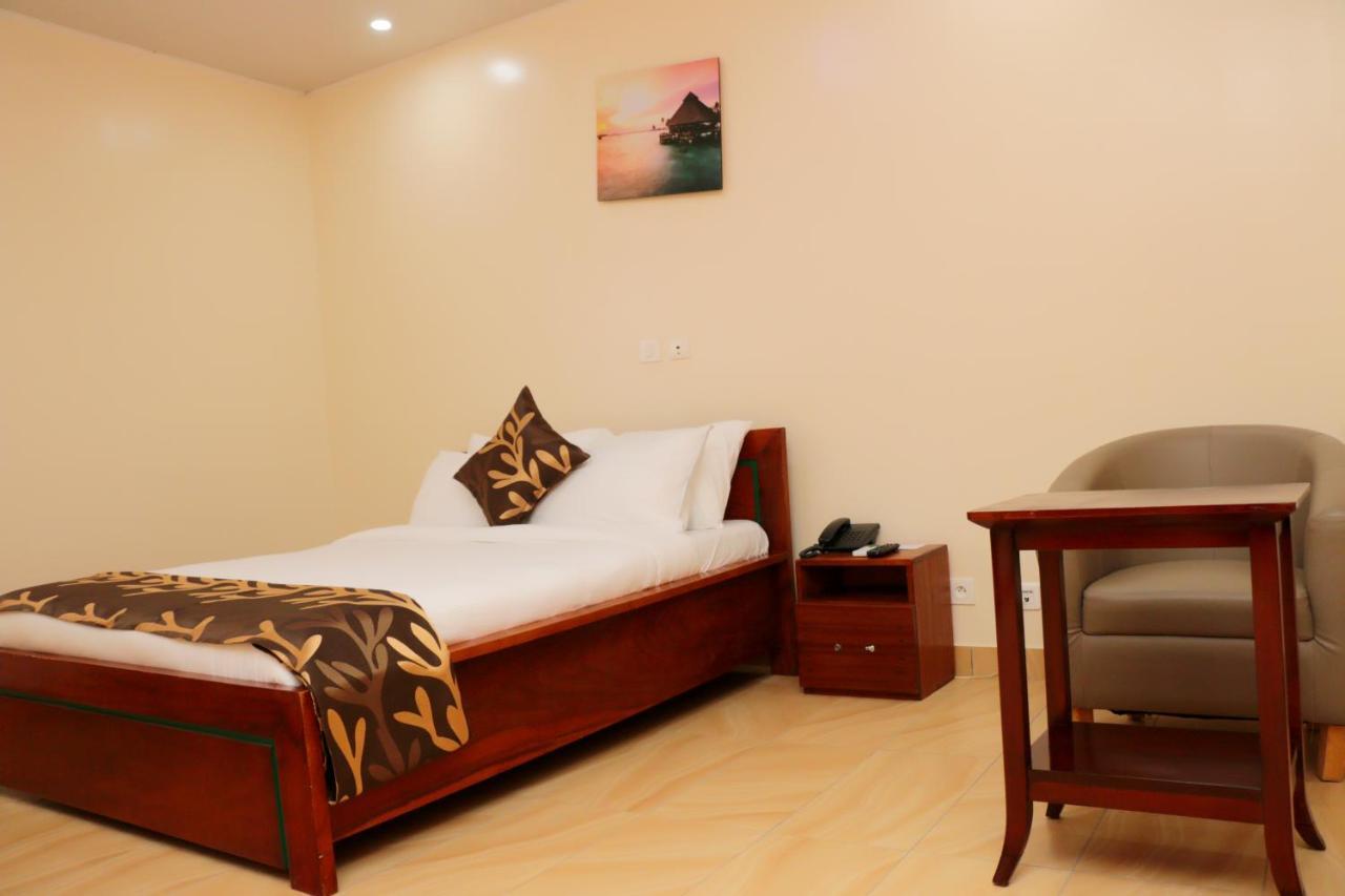 Hotel Laval Abidjan Luaran gambar