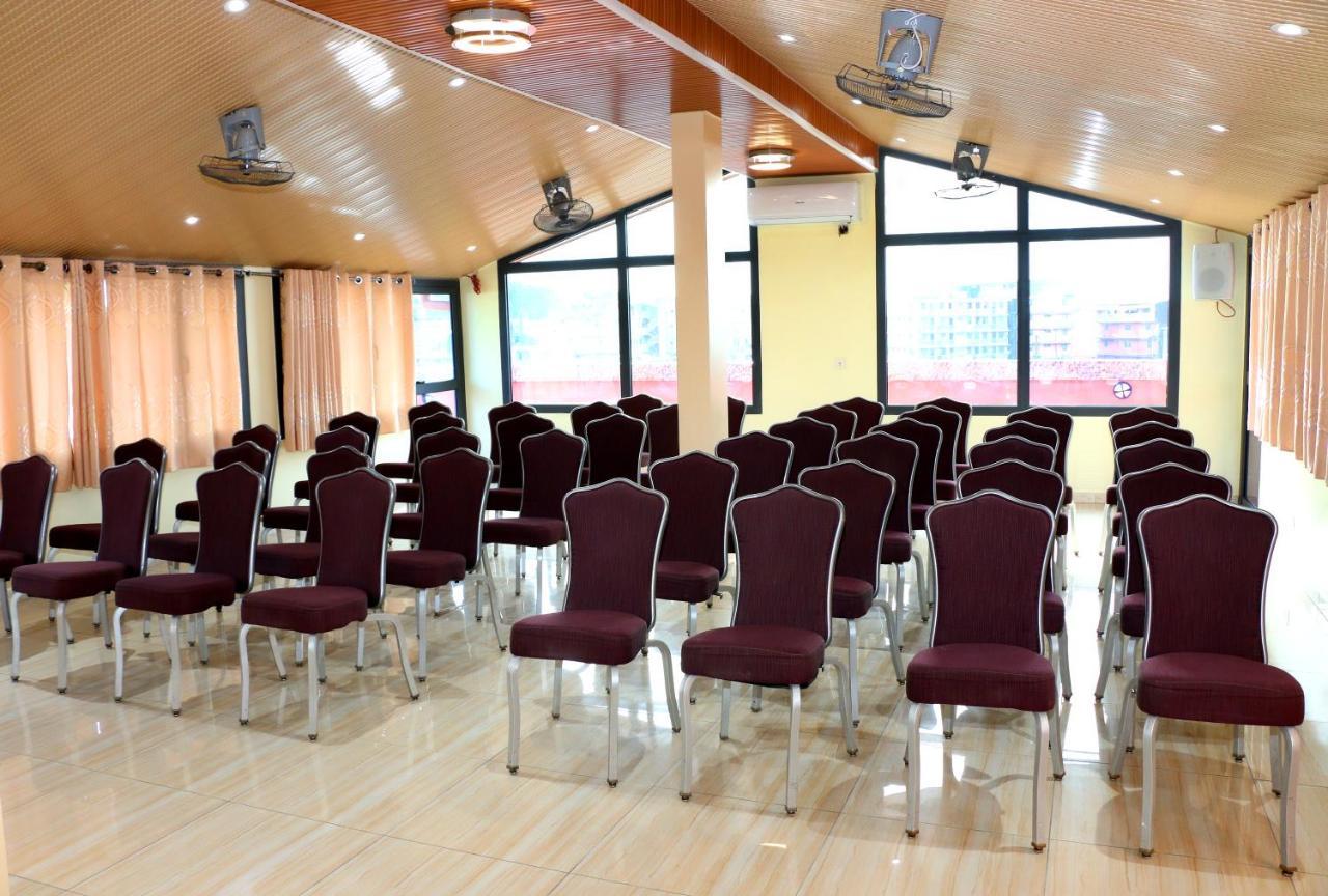 Hotel Laval Abidjan Luaran gambar